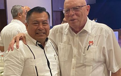 El alcalde de Tulum y el presidente-fundador del Grupo Madeplax se encuentran en el evento de hermandad entre Tulum y Verón